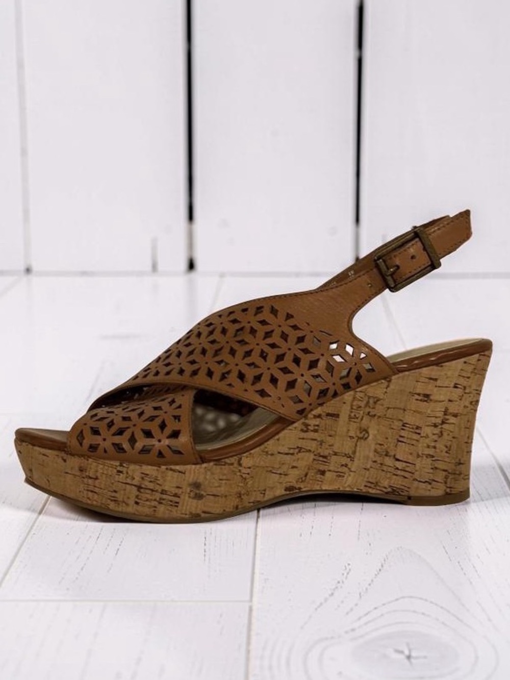 Cork and leather sandals by Nicole. 3 inch wedge heel. Size 8. - Picture 7 of 8